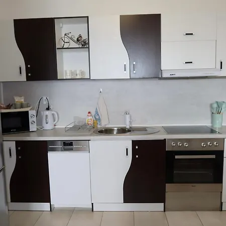 Ajlin Apartment *
