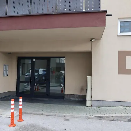 Ajlin Apartment *